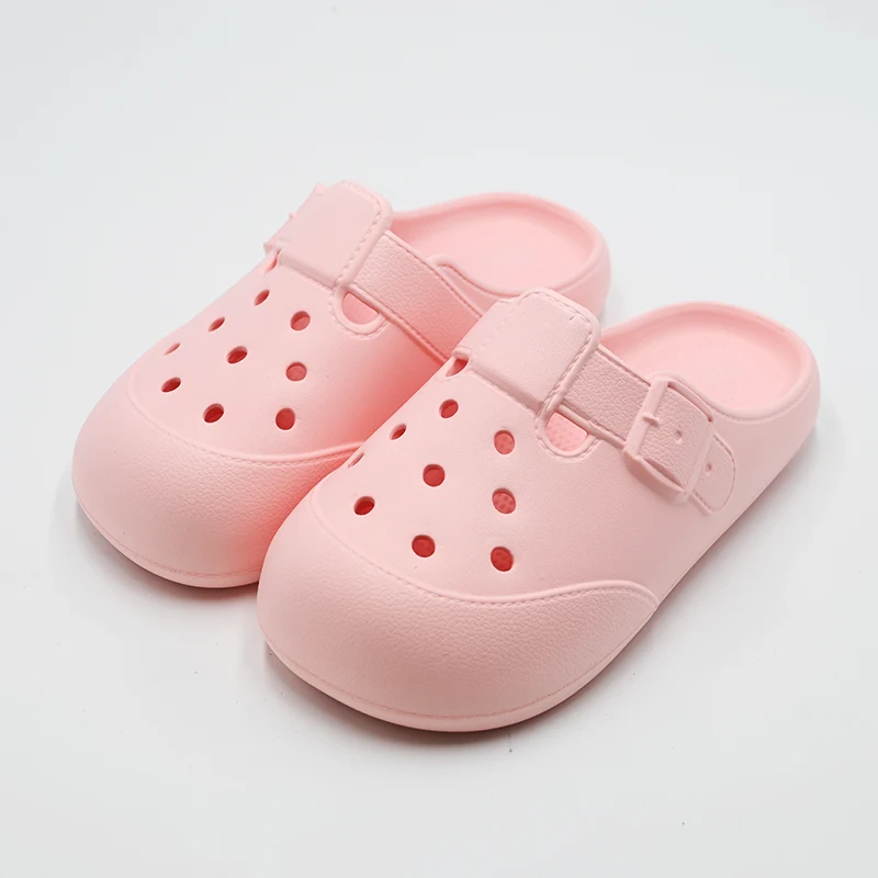 Lochschuhe